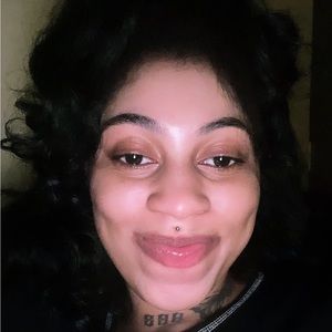 Meet your Posher, Kendra